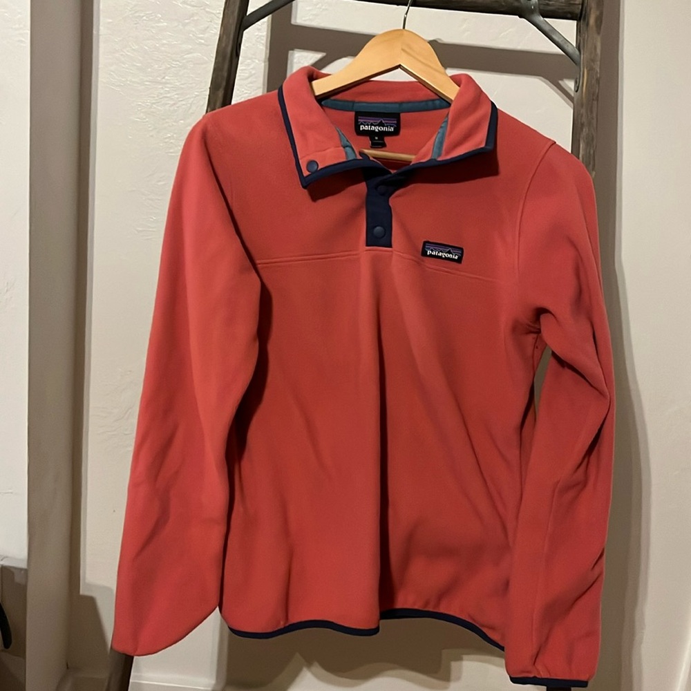 Women’s pink Patagonia fleece
